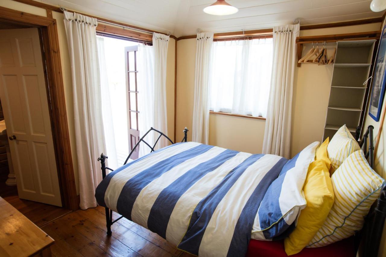 Heatherbell Cottage Guest Accommodation Вест-Бэй Экстерьер фото